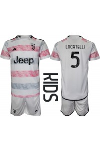 Fotbalové Dres Juventus Manuel Locatelli #5 Dětské Venkovní Oblečení 2023-24 Krátký Rukáv (+ trenýrky)